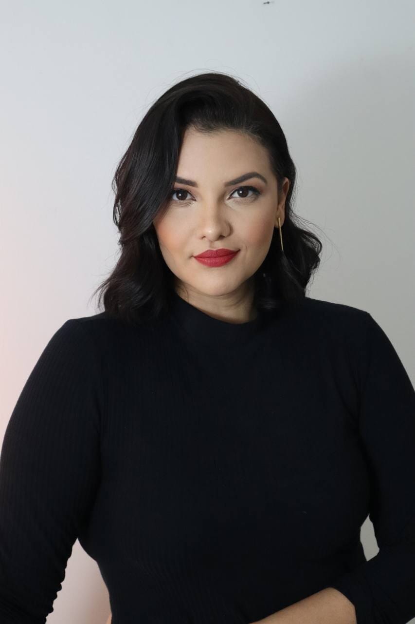 Imagem do campo Hello, Senhora! Se você chegou até aqui, é porque está pronta para avançar.