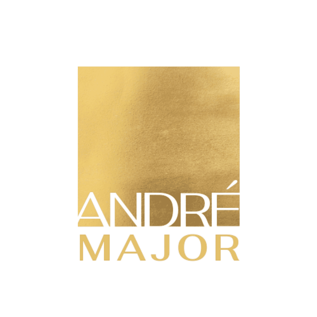 Imagem do campo Seja bem-vindo(a) ao André Major Studio! Estamos muito felizes em ter você conosco. Nosso objetivo é garantir que sua experiência seja excepcional desde o primeiro contato até a entrega final do trabalho. Aqui, cada detalhe importante, estamos comprometidos em capturar os momentos mais preciosos de sua vida com a máxima qualidade e dedicação. Sinta-se à vontade para nos contar sobre suas expectativas e necessidades. Estamos aqui para ouvir e transformar suas ideias em realidade. Obrigado por escolher o André Major Studio. Estamos ansiosos para criar algo inesquecível juntos!