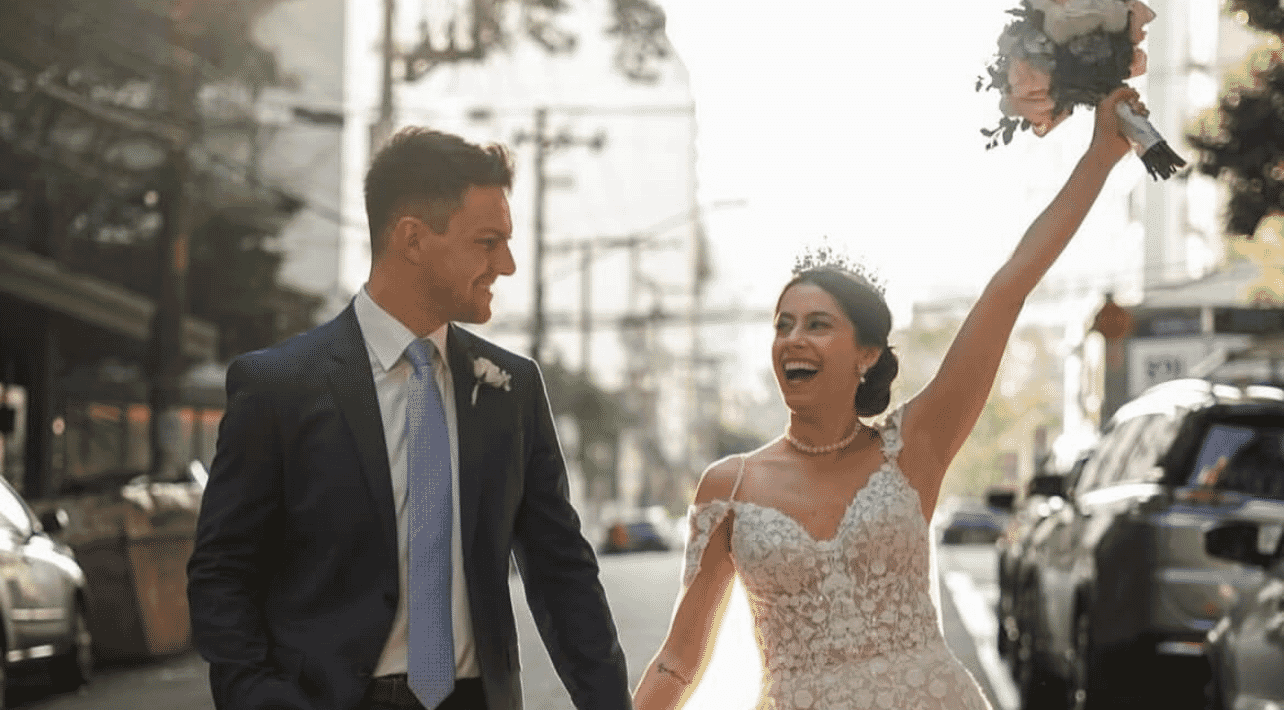 Imagem do campo Bem-vindos à Lis Assessoria

Ficamos muito felizes por vocês estarem aqui.
Sabemos que escolher quem estará ao lado de vocês durante todo o planejamento do casamento é uma decisão importante.

Antes de conversarmos, gostaríamos de conhecer um pouco da história e do sonho de vocês.